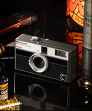 將圖片載入圖庫檢視器 Kodak Ektar H35N Half Frame Camera
